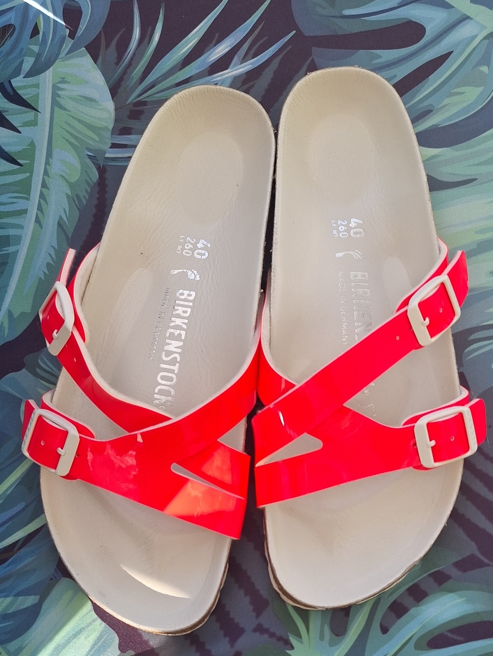 Birkenstock Yao Patent Double-Strap Sandals in Bright Coral/Neo Orange.. SIZE:40